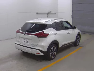 Nissan KIX  с аукциона в Японии