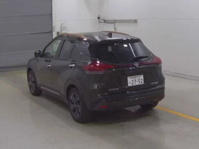 Nissan KIX  с аукциона в Японии