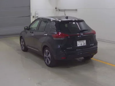 Nissan KIX  с аукциона в Японии