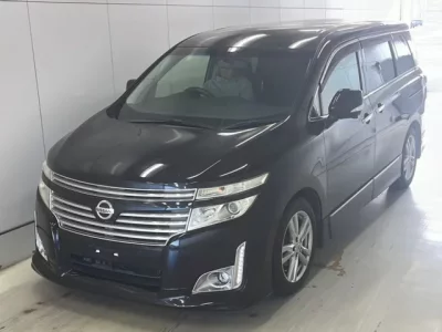 Nissan ELGRAND  с аукциона в Японии