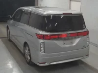 Nissan ELGRAND лот № 5386 оценка 3.5  с аукциона в Японии 1