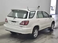 Toyota HARRIER лот № 70178 оценка 3.5  с аукциона в Японии 4