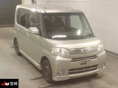 Daihatsu TANTO  с аукциона в Японии
