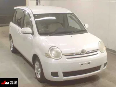 Toyota SIENTA  с аукциона в Японии