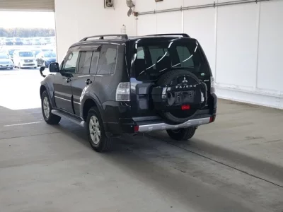 Mitsubishi PAJERO  с аукциона в Японии