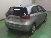 Honda FIT лот № 3046 оценка 4.5  с аукциона в Японии 7