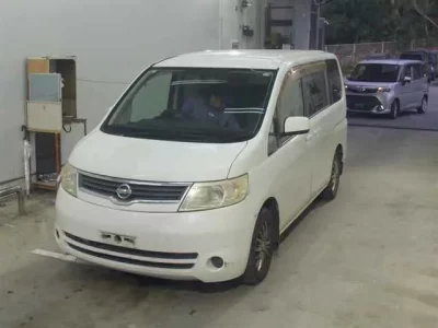 Nissan SERENA  с аукциона в Японии