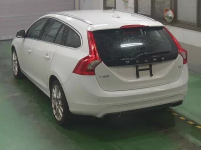 Volvo V60  с аукциона в Японии