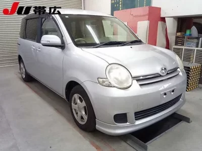 Toyota SIENTA  с аукциона в Японии
