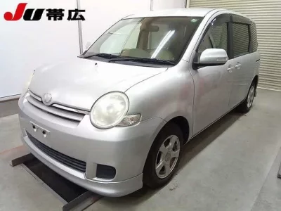 Toyota SIENTA  с аукциона в Японии