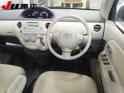 Toyota SIENTA  с аукциона в Японии
