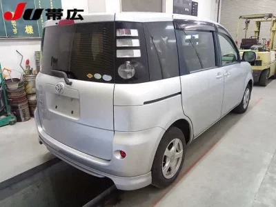 Toyota SIENTA  с аукциона в Японии