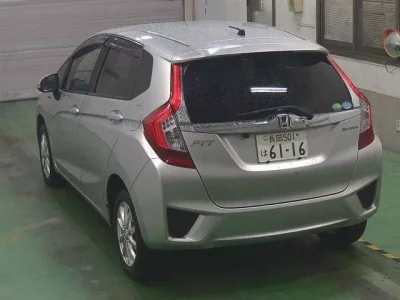 Honda FIT  с аукциона в Японии