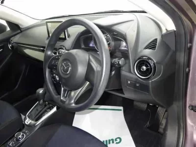 Mazda DEMIO  с аукциона в Японии