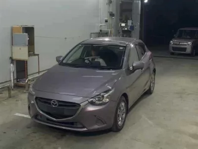 Mazda DEMIO  с аукциона в Японии