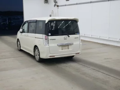 Honda STEP WAGON  с аукциона в Японии