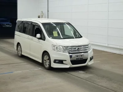 Honda STEP WAGON  с аукциона в Японии