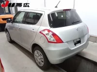 Suzuki SWIFT лот № 7082 оценка R  с аукциона в Японии 4