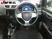 Suzuki SWIFT лот № 7082 оценка R  с аукциона в Японии 2