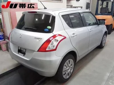 Suzuki SWIFT  с аукциона в Японии