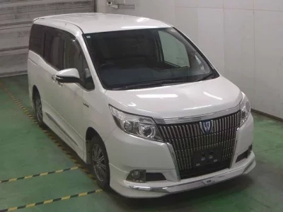 Toyota ESQUIRE  с аукциона в Японии