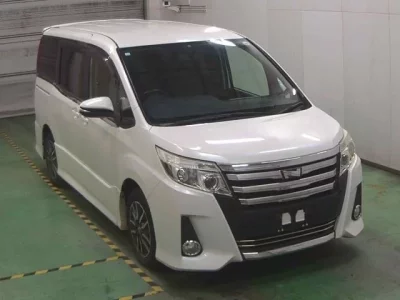 Toyota NOAH  с аукциона в Японии
