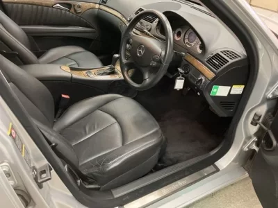 Mercedes-Benz E CLASS  с аукциона в Японии