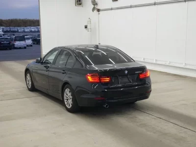 BMW 3-Series  с аукциона в Японии