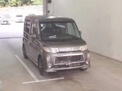Daihatsu TANTO  с аукциона в Японии