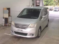 Nissan SERENA лот № 1022 оценка 3  с аукциона в Японии 3