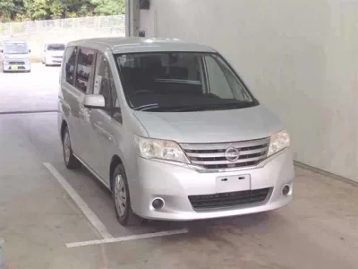 Nissan SERENA  с аукциона в Японии