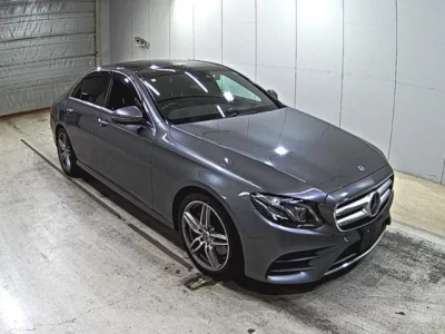 Mercedes-Benz E CLASS  с аукциона в Японии