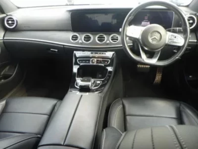 Mercedes-Benz E CLASS  с аукциона в Японии