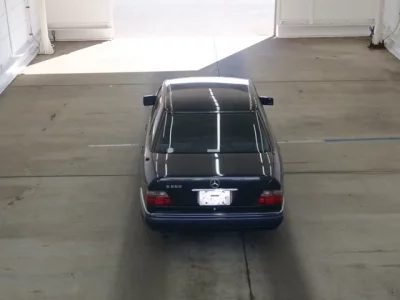 Mercedes-Benz E CLASS  с аукциона в Японии