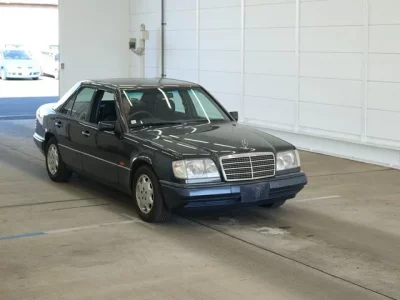 Mercedes-Benz E CLASS  с аукциона в Японии