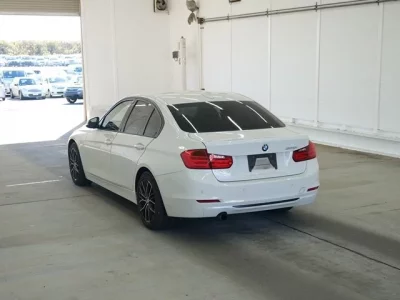 BMW 3-Series  с аукциона в Японии