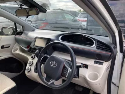 Toyota SIENTA  с аукциона в Японии