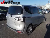 Toyota SIENTA лот № 5011 оценка R  с аукциона в Японии 4