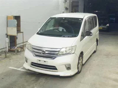 Nissan SERENA  с аукциона в Японии