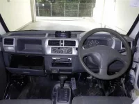 Nissan CLIPPER VAN лот № 1090 оценка 2  с аукциона в Японии 5