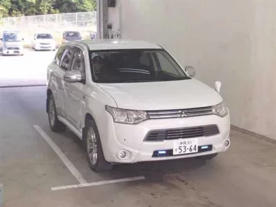 Mitsubishi OUTLANDER PHEV  с аукциона в Японии
