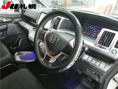 Honda STEP WAGON  с аукциона в Японии