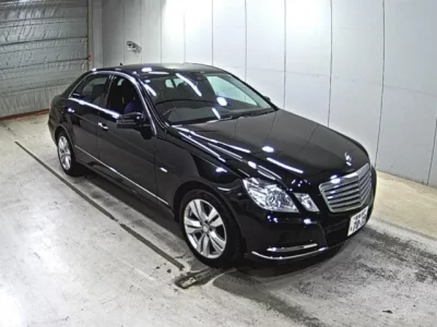 Mercedes-Benz E CLASS  с аукциона в Японии