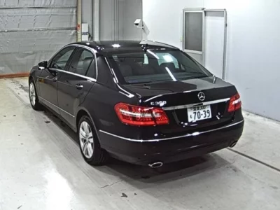 Mercedes-Benz E CLASS  с аукциона в Японии