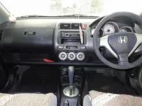 Honda FIT лот № 1122 оценка 3  с аукциона в Японии 5