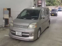 Toyota VOXY лот № 1143 оценка 3.5  с аукциона в Японии 3