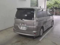 Toyota VOXY лот № 1143 оценка 3.5  с аукциона в Японии 4