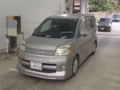 Toyota VOXY  с аукциона в Японии