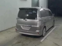 Toyota VOXY лот № 1169 оценка 3  с аукциона в Японии 4