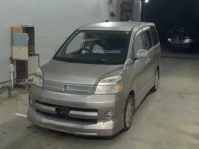 Toyota VOXY  с аукциона в Японии